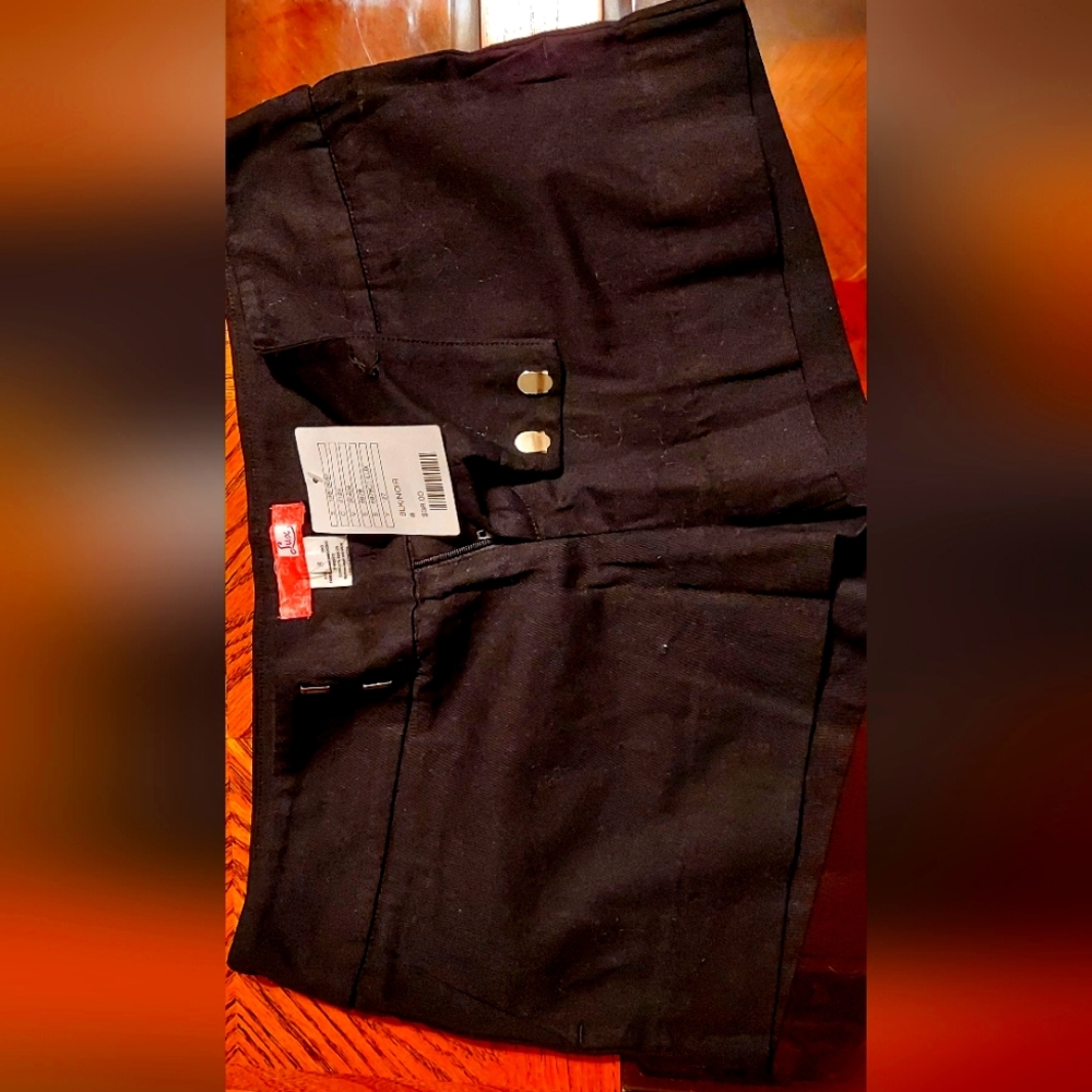 Urban LUX W 8 Black Shorts